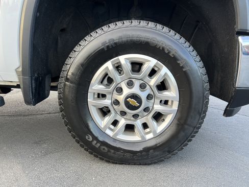 Used 2025 Chevrolet Silverado 2500 LT w/ Convenience Package AWD/4WD image 12