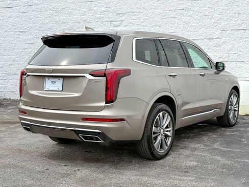 Certified 2022 Cadillac XT6 Premium Luxury AWD/4WD image 8