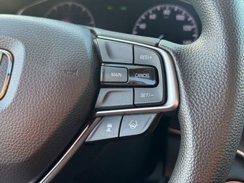 Used 2019 Honda Accord EX image 37