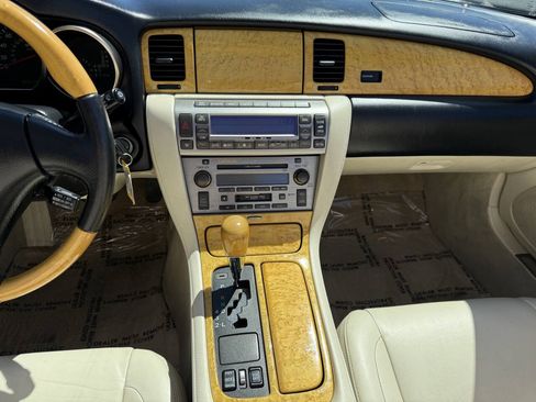 Used 2004 Lexus SC 430 Convertible RWD image 22