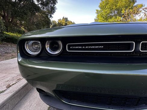 Used 2018 Dodge Challenger SXT RWD image 18