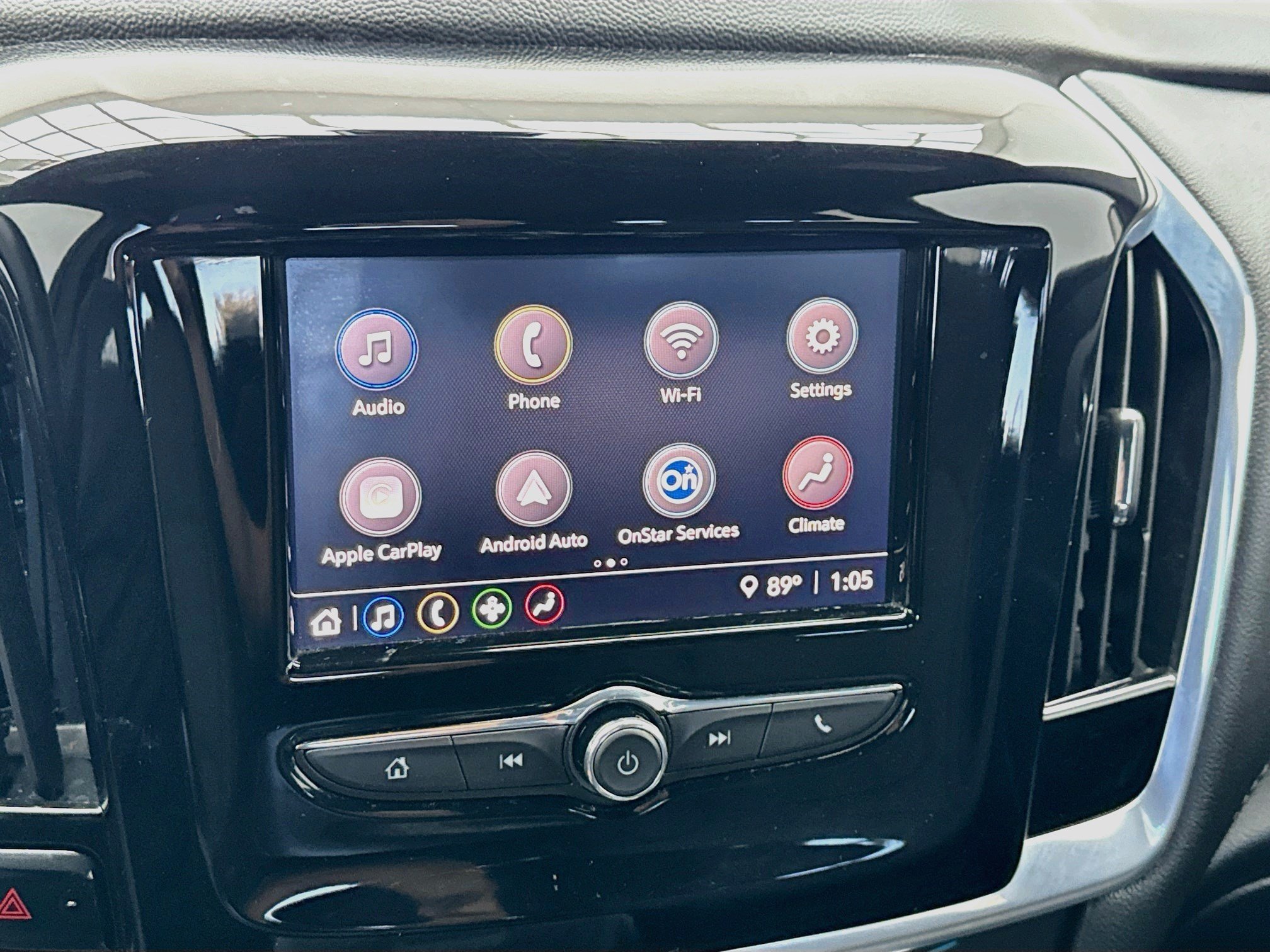 Used 2023 Chevrolet Traverse LT FWD image 9