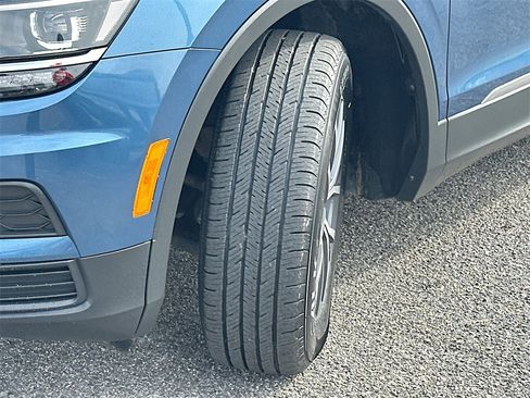 Used 2020 Volkswagen Tiguan SE image 25