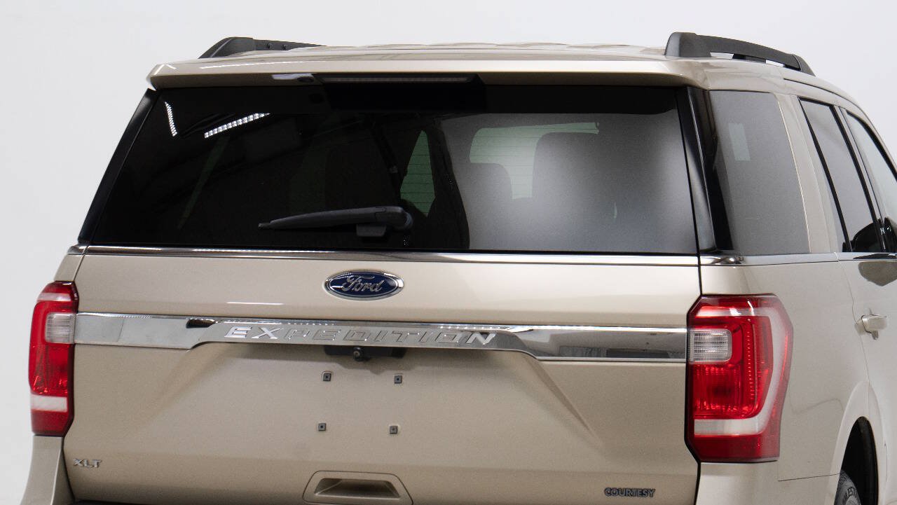 Used 2018 Ford Expedition XLT w/ Equipment Group 202A RWD image 12