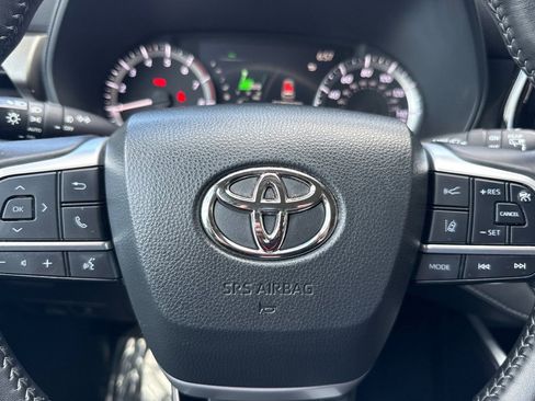 Certified 2023 Toyota Highlander LE image 26