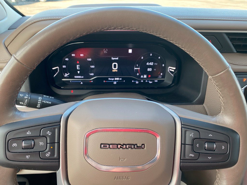 Used 2022 GMC Yukon Denali w/ Denali Ultimate Package AWD/4WD image 44