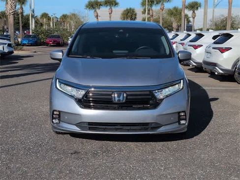 Used 2024 Honda Odyssey Touring image 3