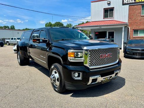 Used 2015 GMC Sierra 3500 Denali w/ Duramax Plus Package AWD/4WD image 3