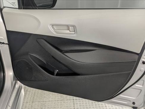Used 2022 Toyota Corolla LE FWD image 22