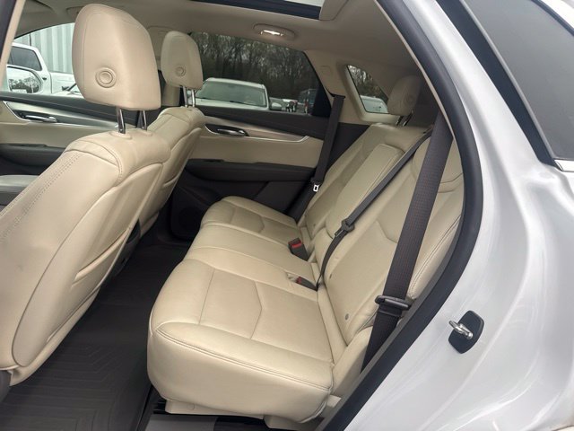 Used 2017 Cadillac XT5 Luxury w/ Driver Awareness Package AWD/4WD image 15