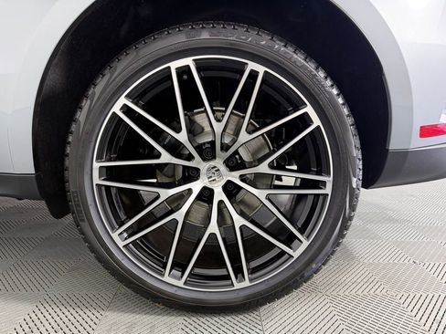 New 2026 Porsche Macan AWD/4WD image 13