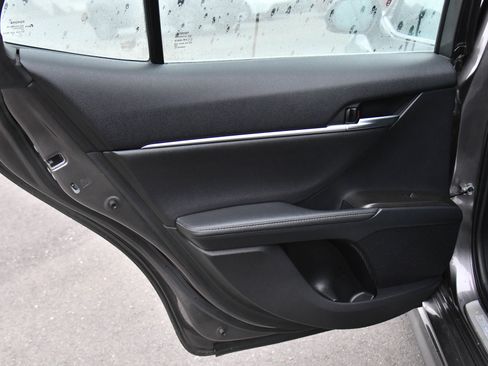 Used 2022 Toyota Camry XSE image 36