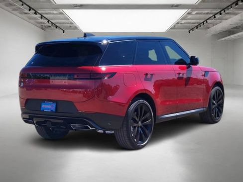 Used 2025 Land Rover Range Rover Sport SE AWD/4WD image 6