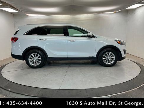 Used 2016 Kia Sorento LX image 6