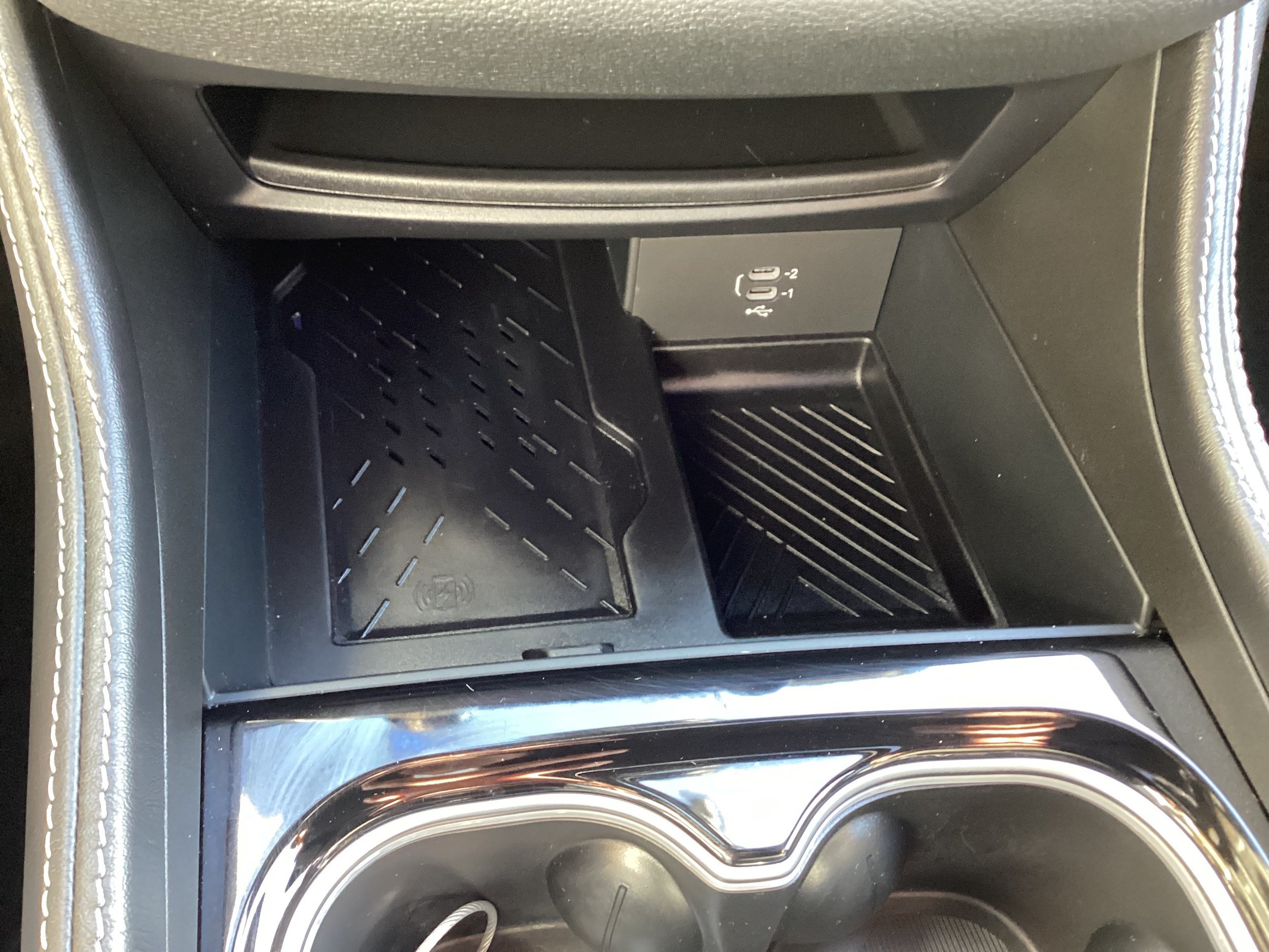 Used 2027 Chrysler Pacifica Limited FWD image 18