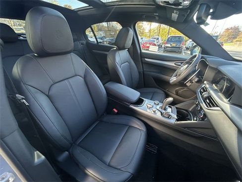 New 2025 Alfa Romeo Stelvio Sprint w/ Convenience Package image 15