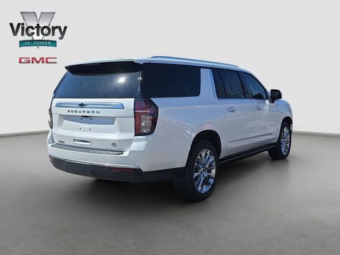 Used 2023 Chevrolet Suburban High Country AWD/4WD image 17