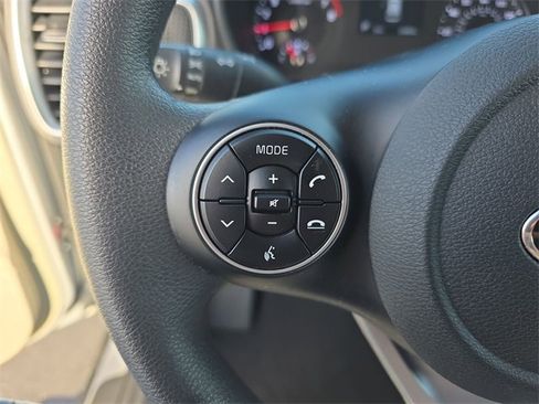 Used 2021 Kia Soul LX image 28