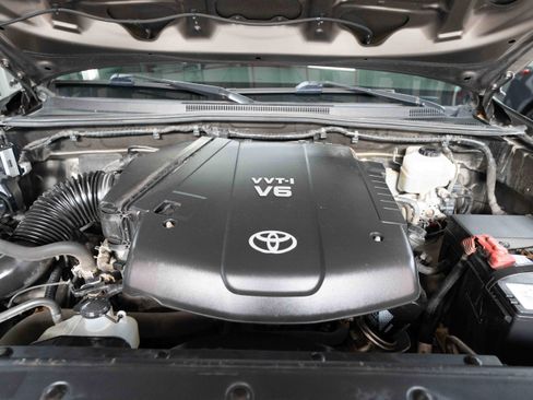 Used 2013 Toyota Tacoma 4x4 Access Cab V6 image 30