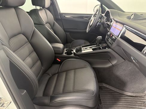 Certified 2026 Porsche Macan Turbo AWD/4WD image 25