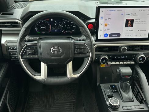 Used 2025 Toyota Tacoma TRD Off-Road w/ TRD Off Road Premium Package AWD/4WD image 13