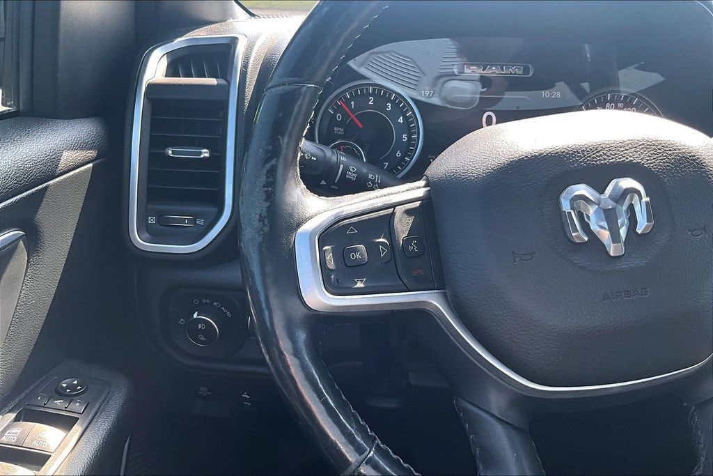 Used 2019 RAM 1500 Big Horn AWD/4WD image 17