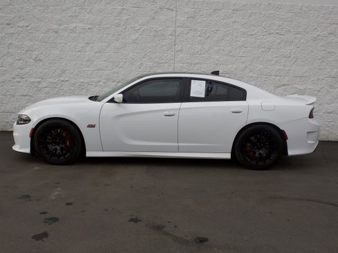 Used 2018 Dodge Charger SRT w/ Harman/Kardon Audio Group image 4