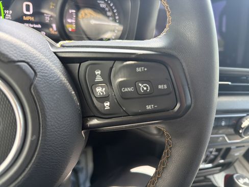 Used 2024 Jeep Wrangler Unlimited AWD/4WD image 19