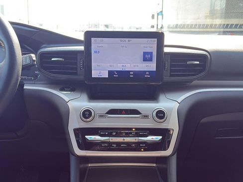 Used 2023 Ford Explorer XLT image 19