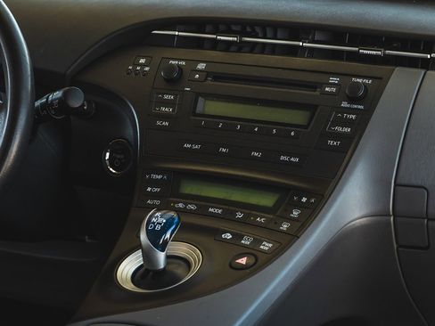 Used 2011 Toyota Prius Five image 13