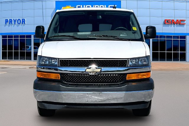 Used 2025 Chevrolet Express 3500 LT w/ LT Preferred Equipment Group RWD image 2