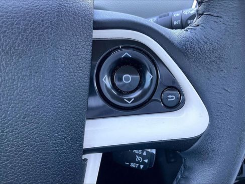 Used 2016 Toyota Prius Four FWD image 21
