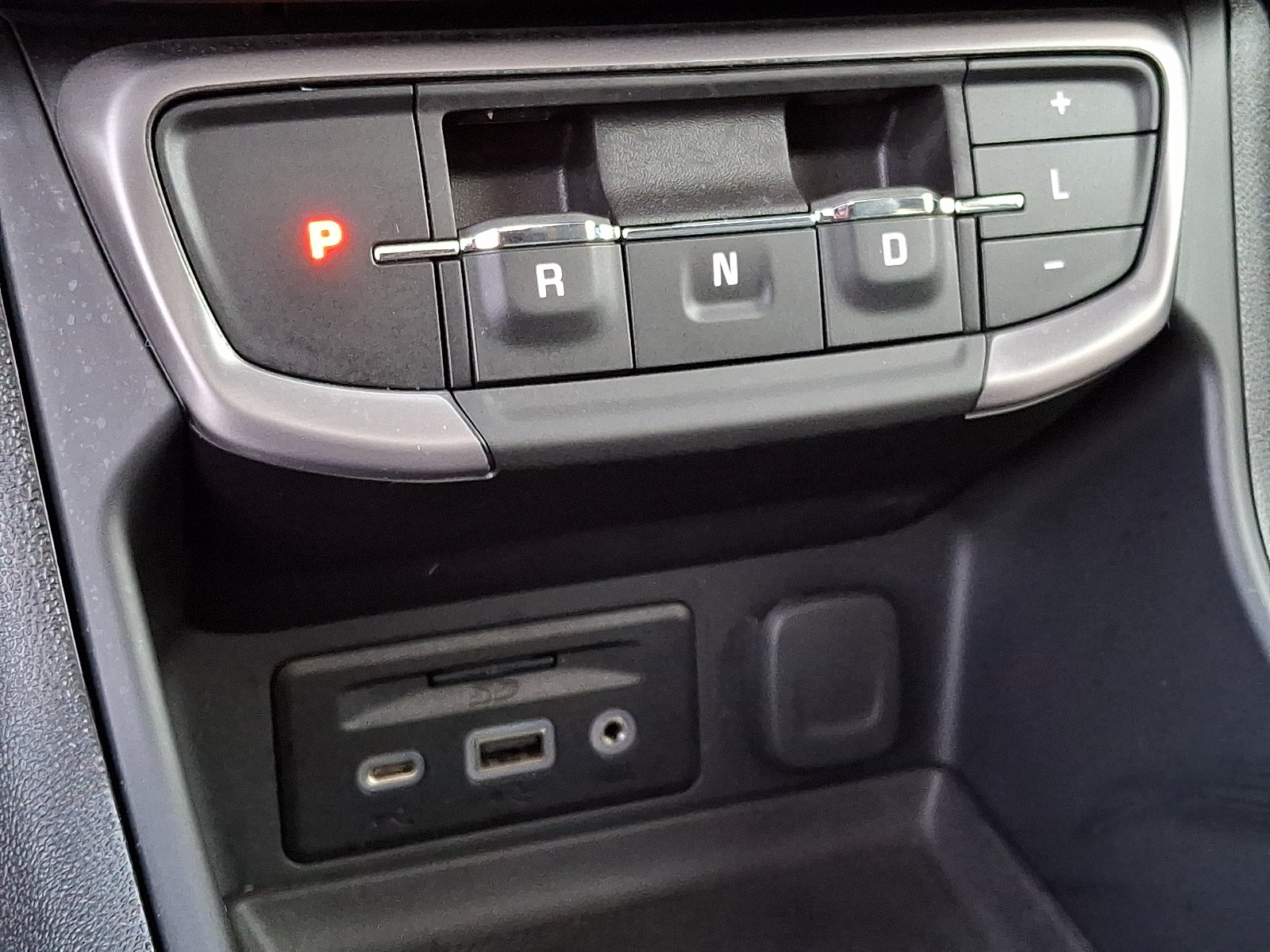 Used 2024 GMC Terrain AT4 w/ Infotainment Package II AWD/4WD image 18