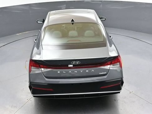 Used 2026 Hyundai Elantra Limited FWD image 39