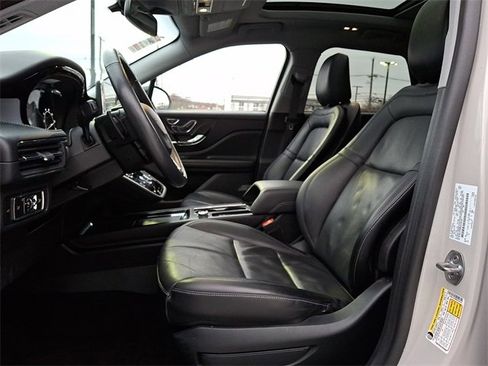 Used 2022 Lincoln Corsair AWD w/ Premium Package image 14