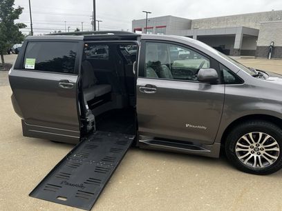 Used 2019 Toyota Sienna XLE