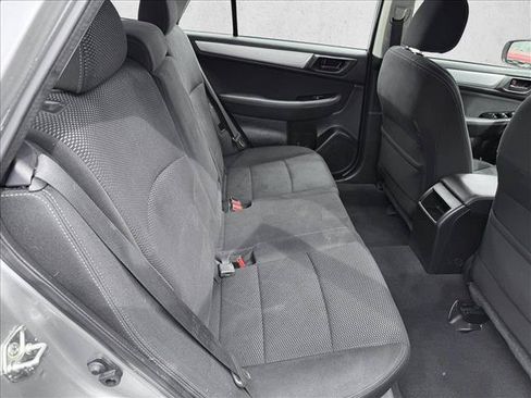 Used 2019 Subaru Outback 2.5i AWD/4WD image 18