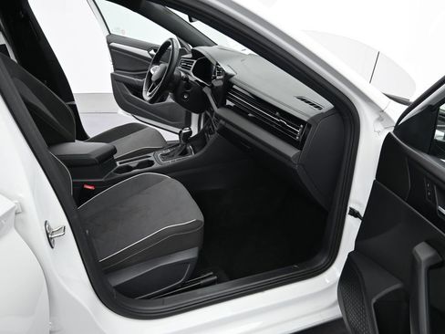 Used 2025 Volkswagen Jetta Sport FWD image 16