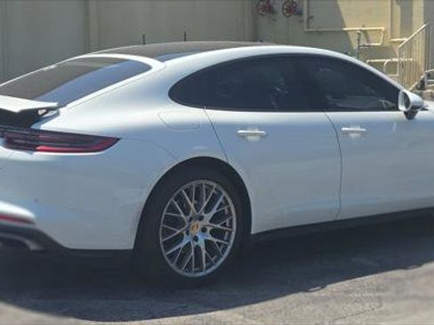 Used 2017 Porsche Panamera 4 AWD/4WD image 7