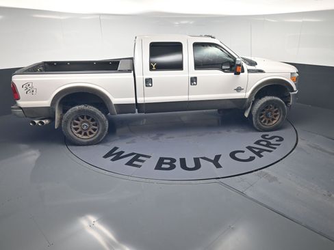 Used 2016 Ford F250 Lariat w/ Chrome Package image 24
