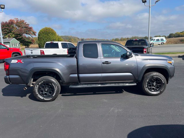 Used 2020 Toyota Tacoma SR w/ SX Package AWD/4WD image 10