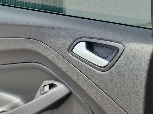 Used 2016 Ford Escape SE FWD image 18