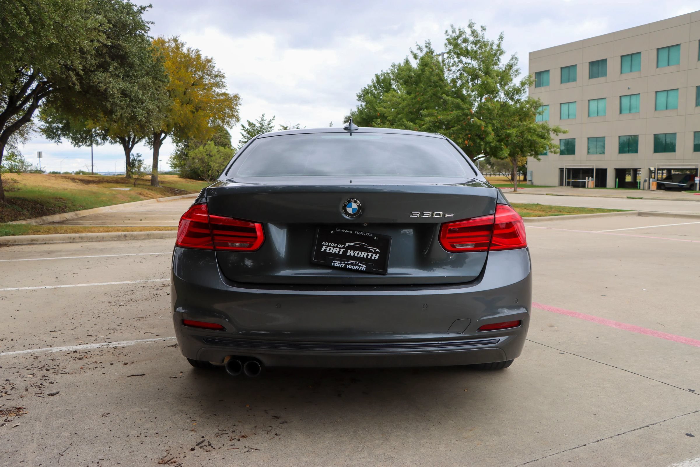 Used 2018 BMW 330e w/ Premium Package RWD image 6