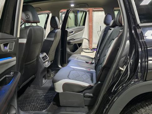 Certified 2024 Volkswagen Atlas Peak Edition SE image 39