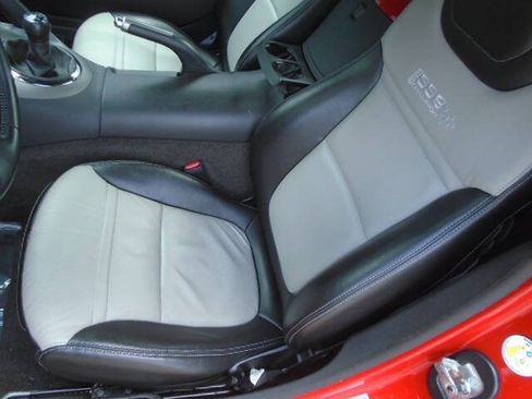 Used 2008 Pontiac Solstice Convertible w/ Premium Package RWD image 10