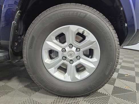 Used 2024 Toyota Camry SE image 11