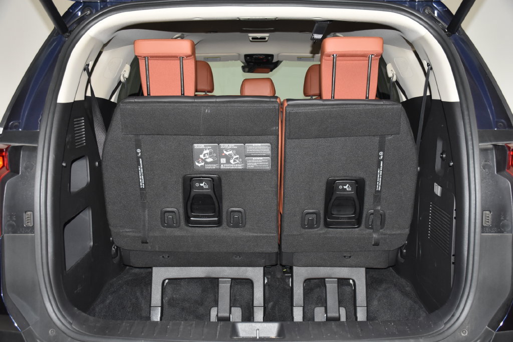 Used 2026 Kia Carnival EX FWD image 31