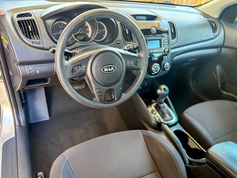 Used 2012 Kia Forte Koup EX FWD image 4