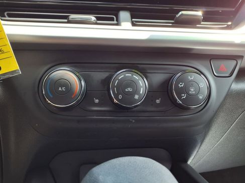 Certified 2025 Chevrolet Trax RS image 10