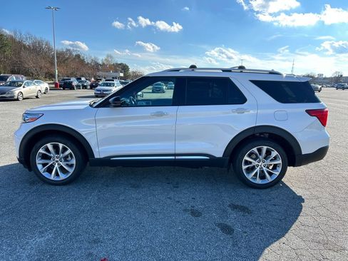 Used 2022 Ford Explorer Platinum w/ Equipment Group 601A image 2